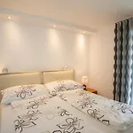 Haus Cristal - 1441m 아파트 *