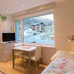 Haus Cristal - 1441m 아파트 로이커바드