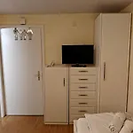 Haus Cristal - 1441m 아파트