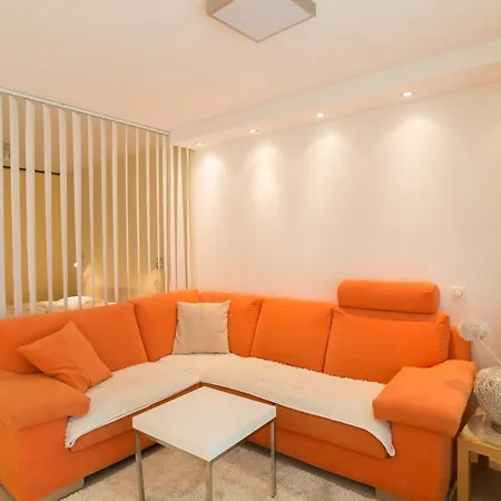 Haus Cristal - 1441m Appartement