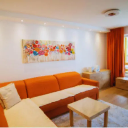 Haus Cristal - 1441m Apartment