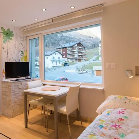 Haus Cristal - 1441m 아파트 로이커바드